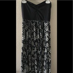 Black and white long strapless dress
